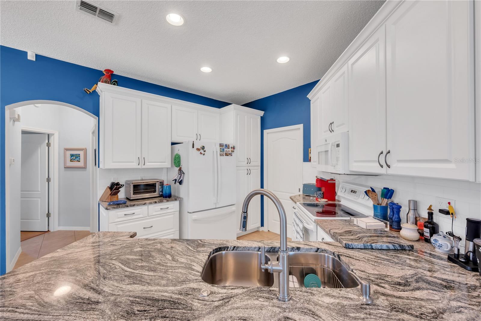 2007 ACADIA GREENS DR #0, SUN CITY CENTER, FL, 33573