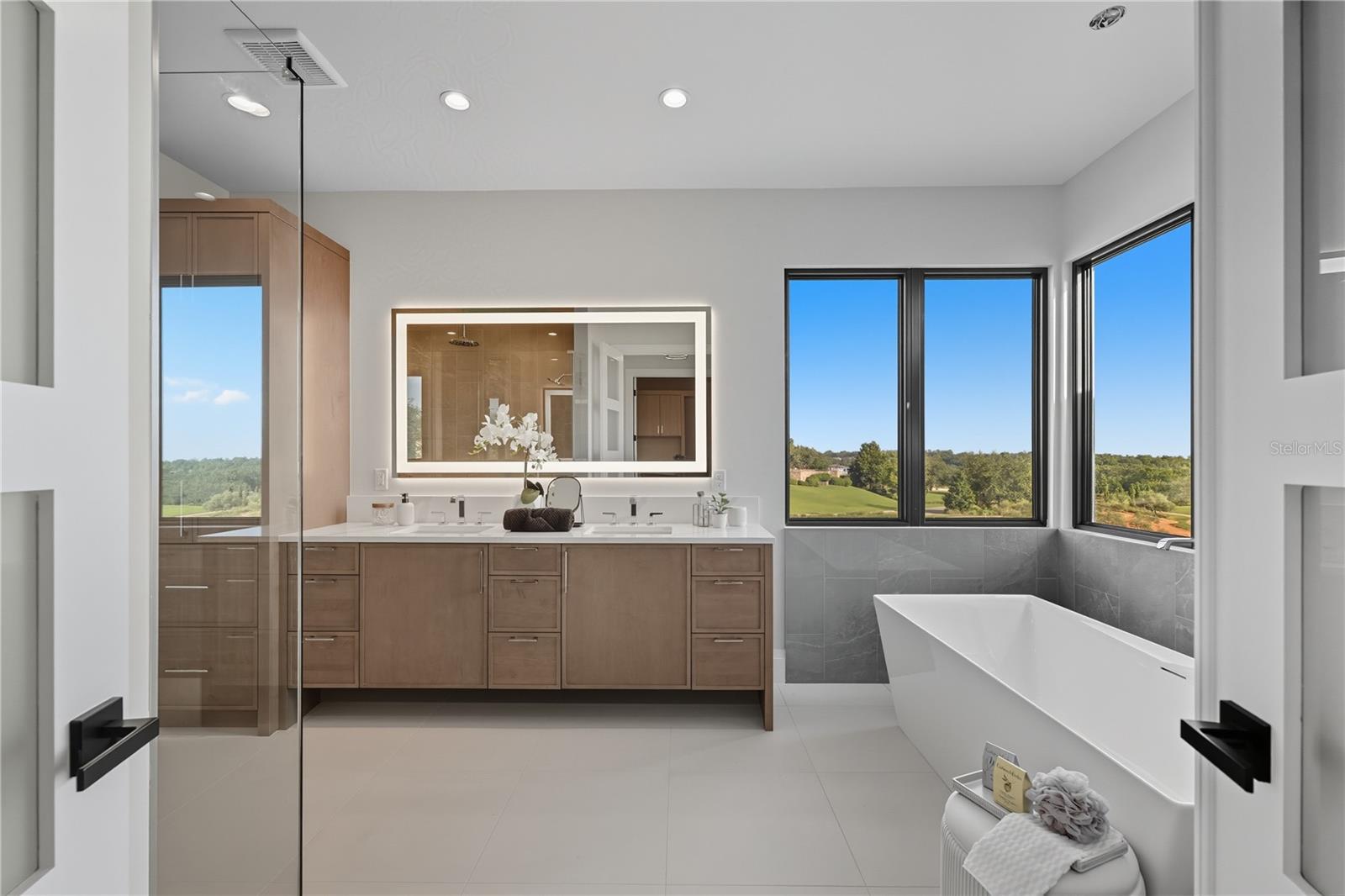 G5096242 Property Photo