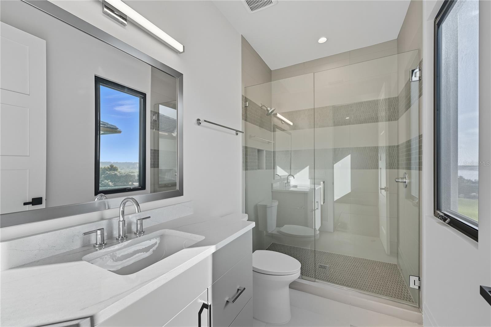 G5096242 Property Photo