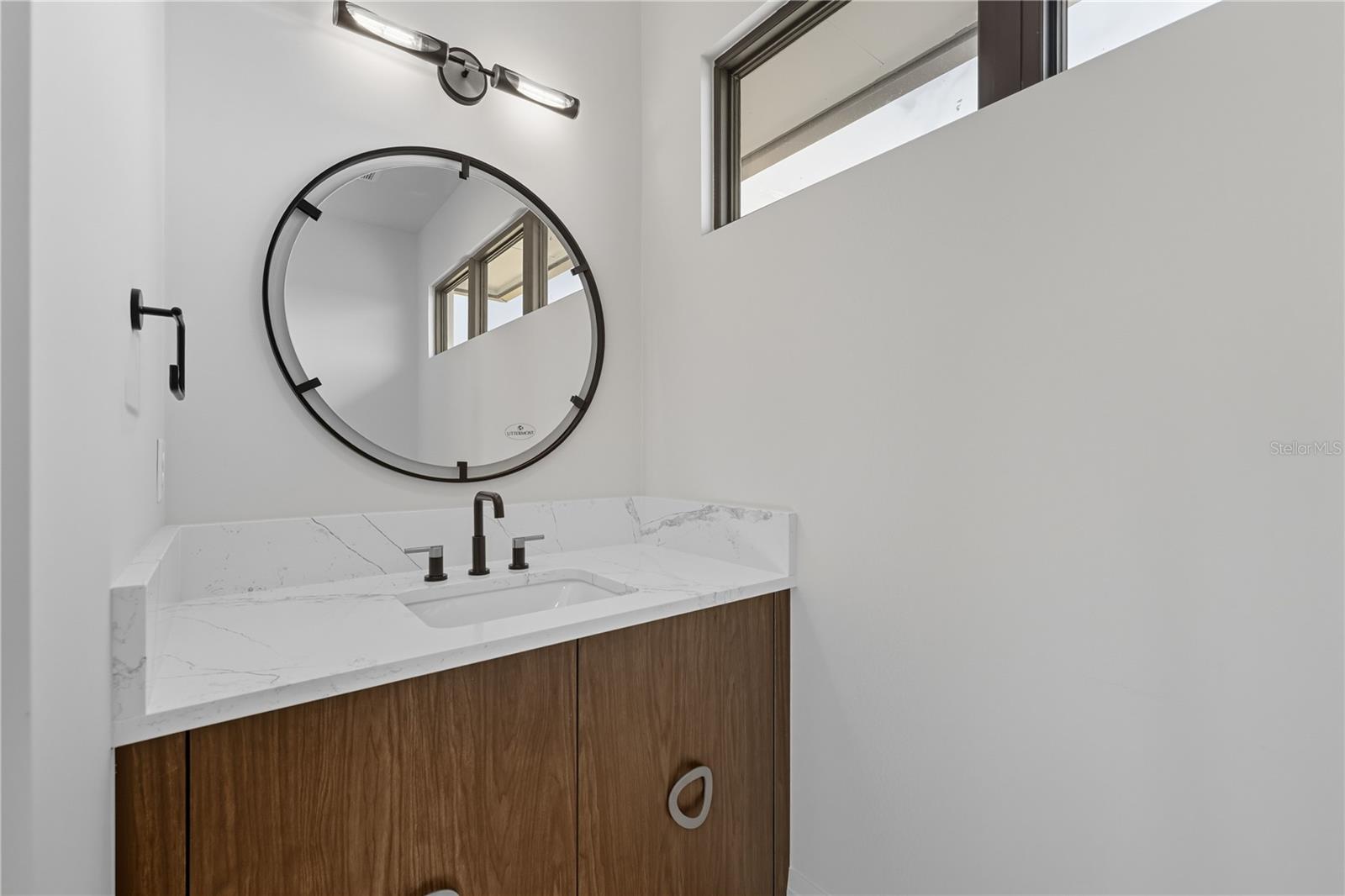 G5096242 Property Photo