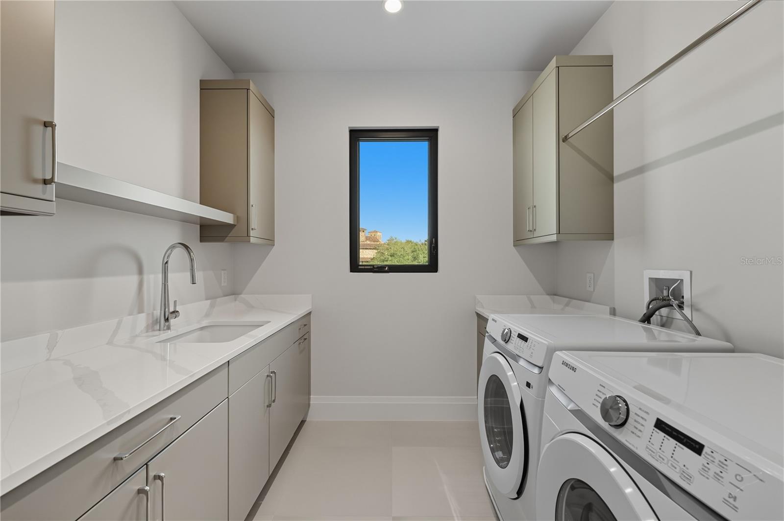 G5096242 Property Photo