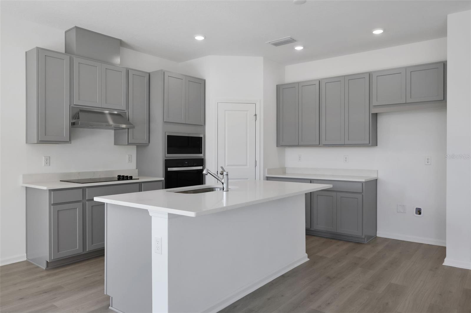 2953 SUPERMARINE RD, TAVARES, FL, 32778