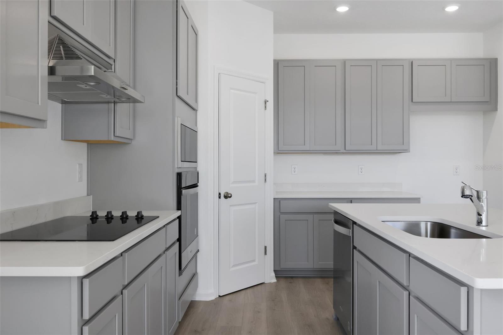 2953 SUPERMARINE RD, TAVARES, FL, 32778