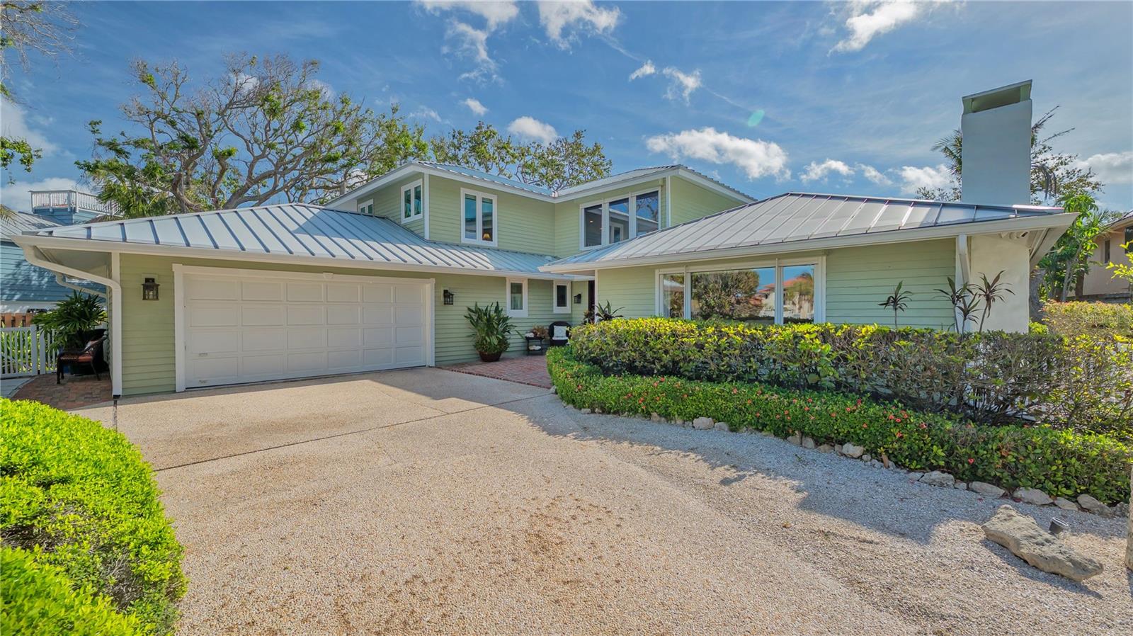 1042 N CASEY KEY RD, OSPREY, FL, 34229