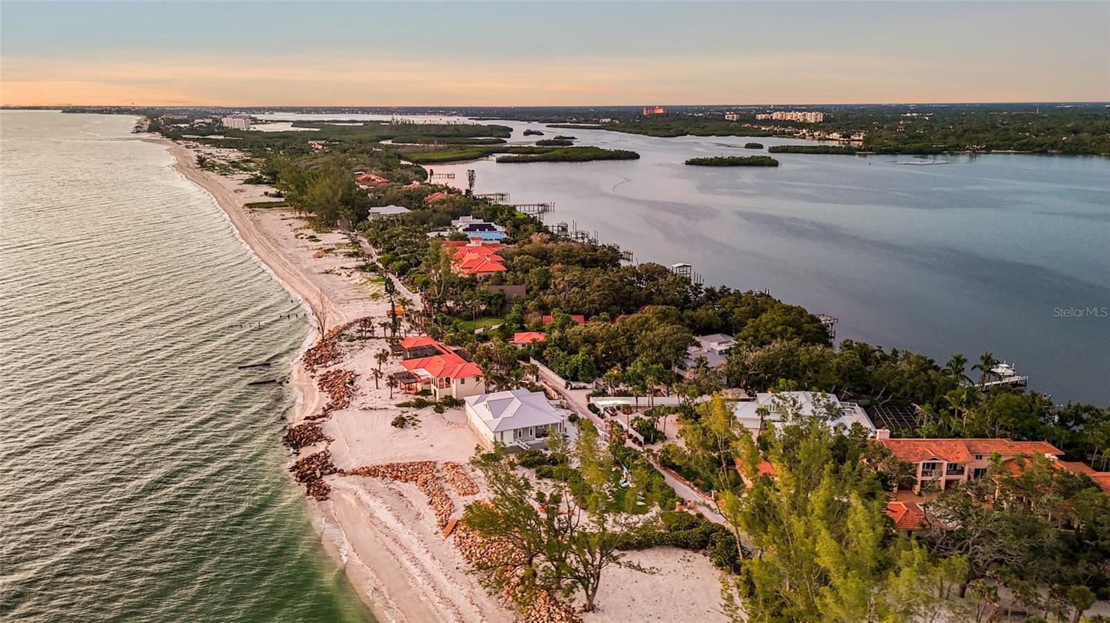 1042 N CASEY KEY RD, OSPREY, FL, 34229