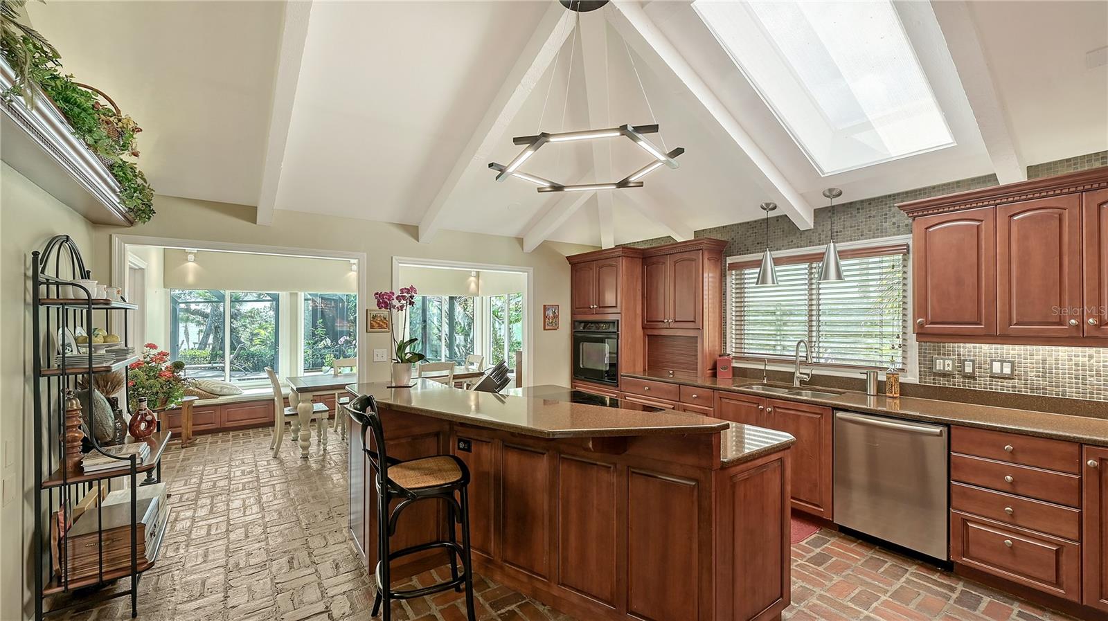 1042 N CASEY KEY RD, OSPREY, FL, 34229