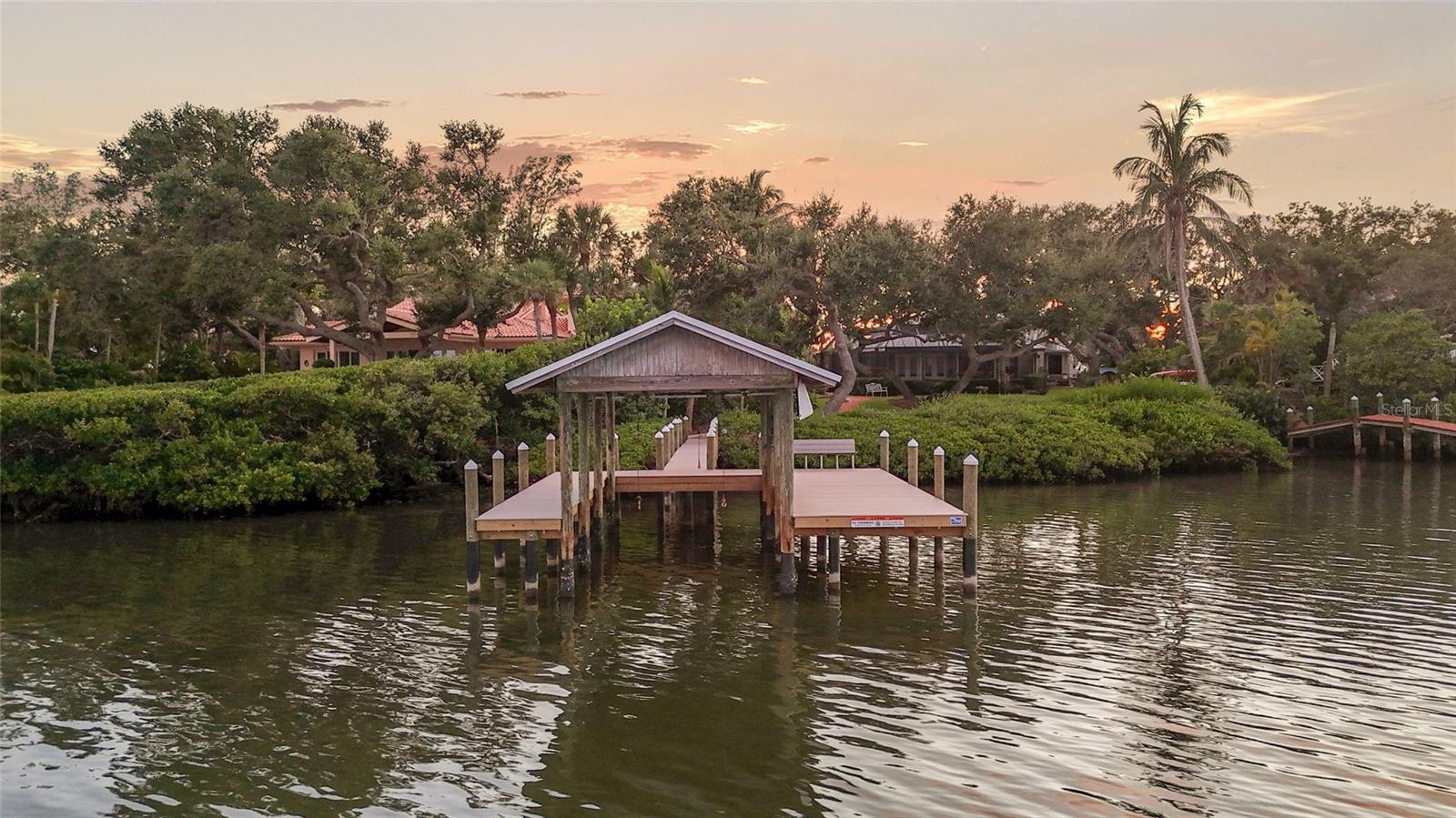 1042 N CASEY KEY RD, OSPREY, FL, 34229