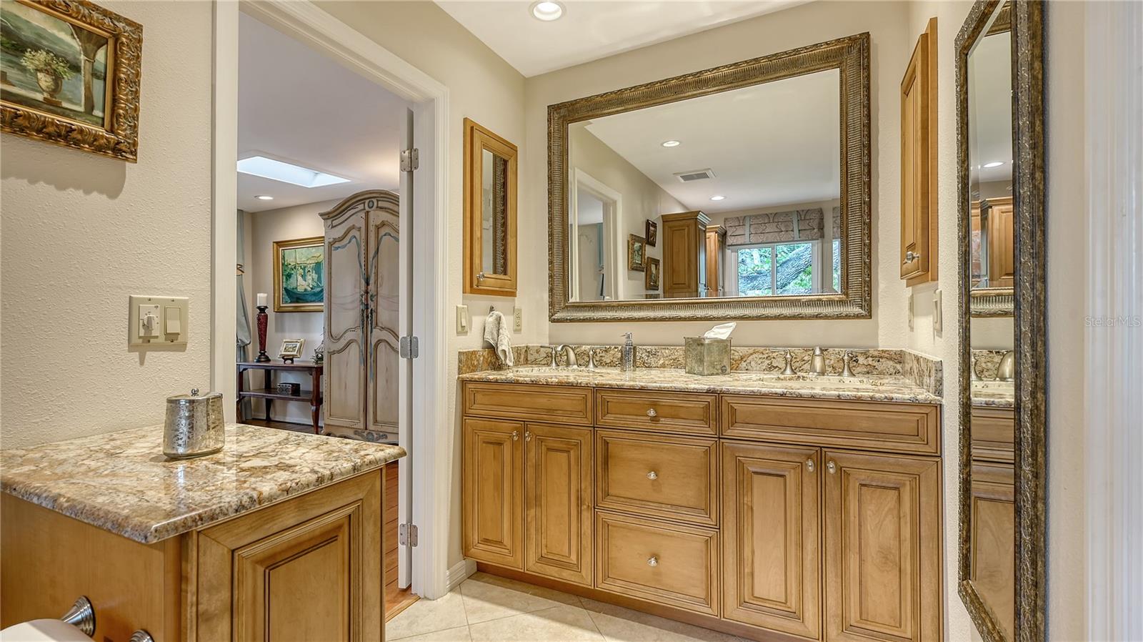 1042 N CASEY KEY RD, OSPREY, FL, 34229