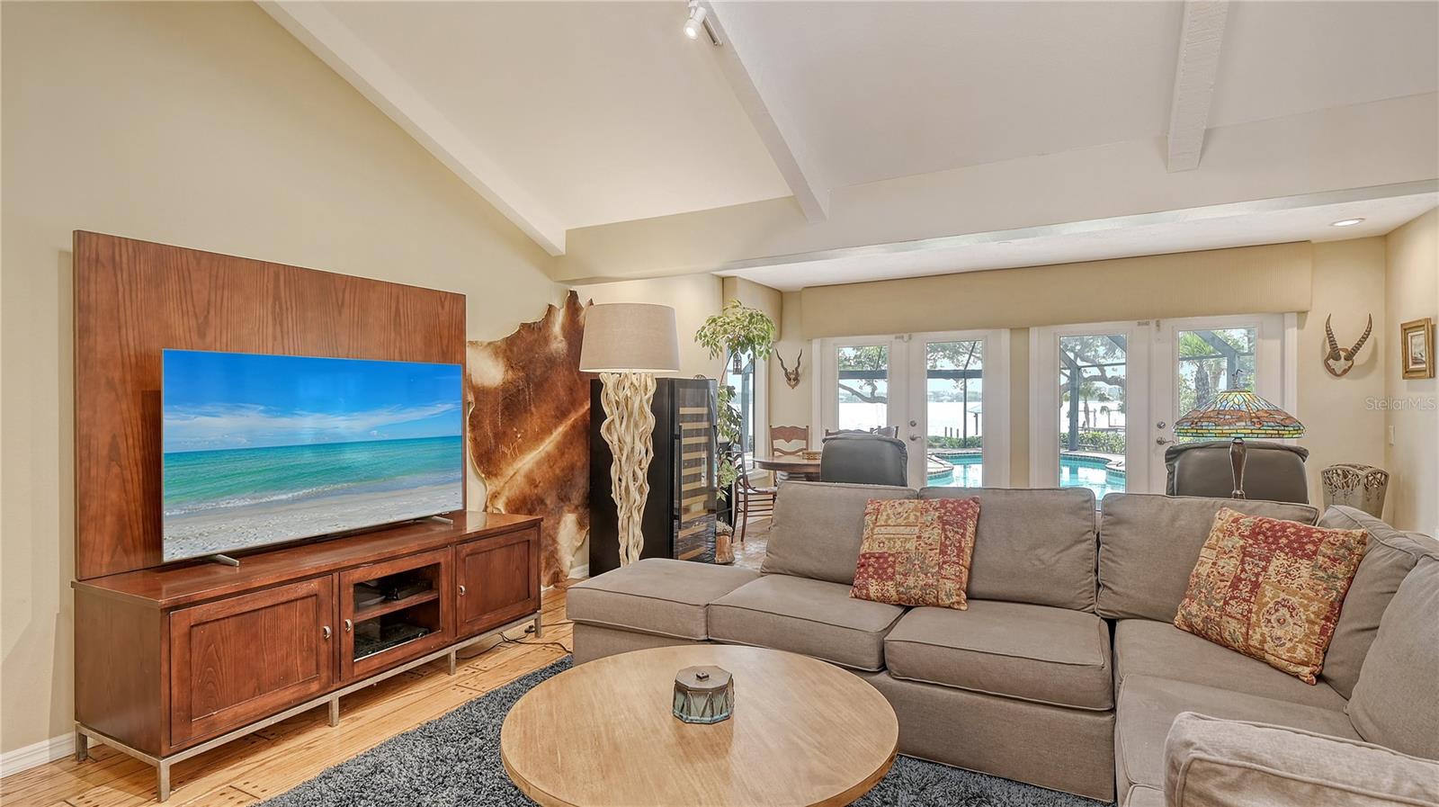 1042 N CASEY KEY RD, OSPREY, FL, 34229