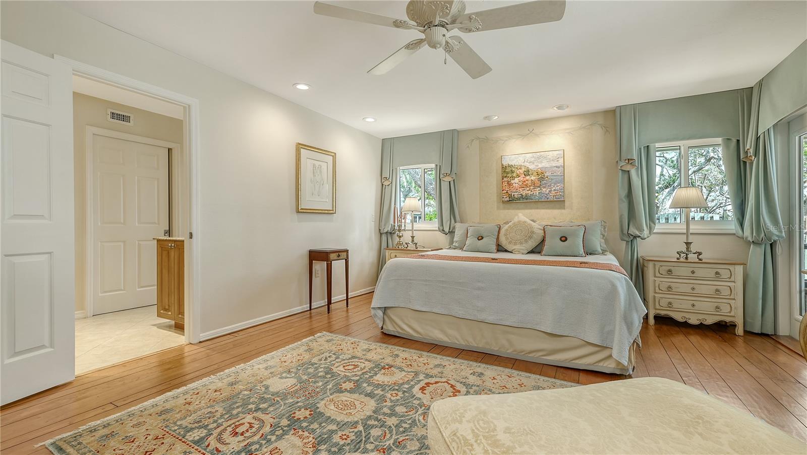 1042 N CASEY KEY RD, OSPREY, FL, 34229