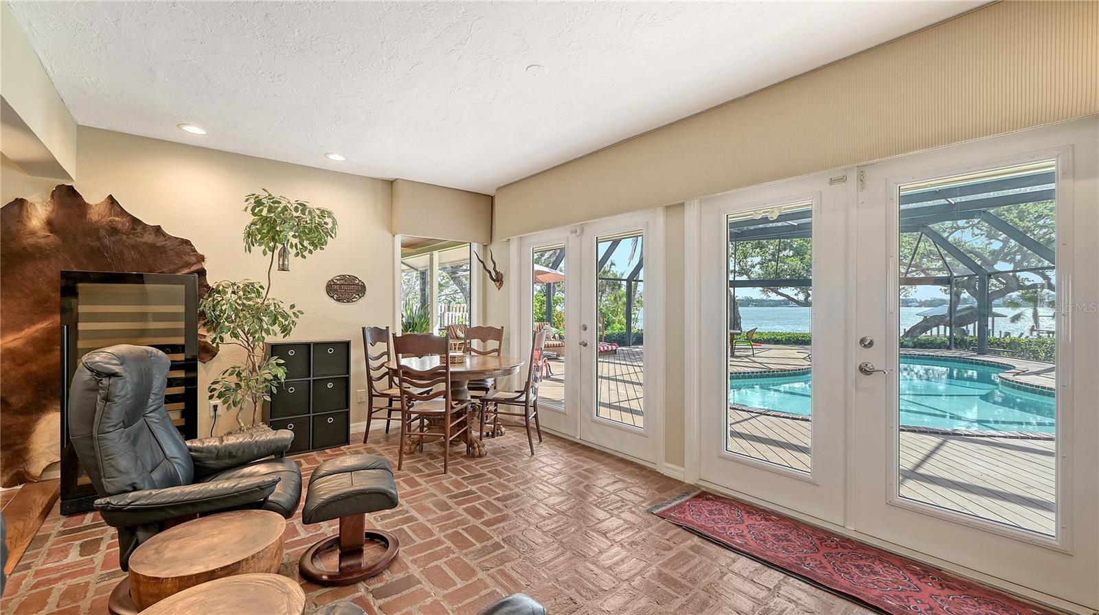 1042 N CASEY KEY RD, OSPREY, FL, 34229