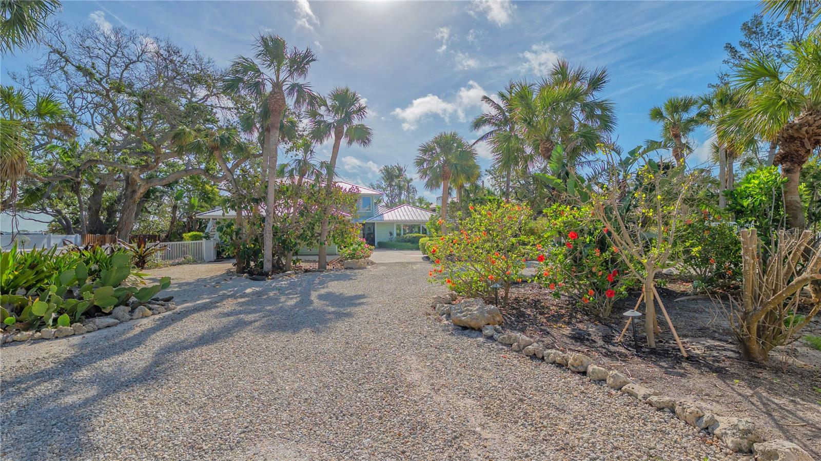 1042 N CASEY KEY RD, OSPREY, FL, 34229