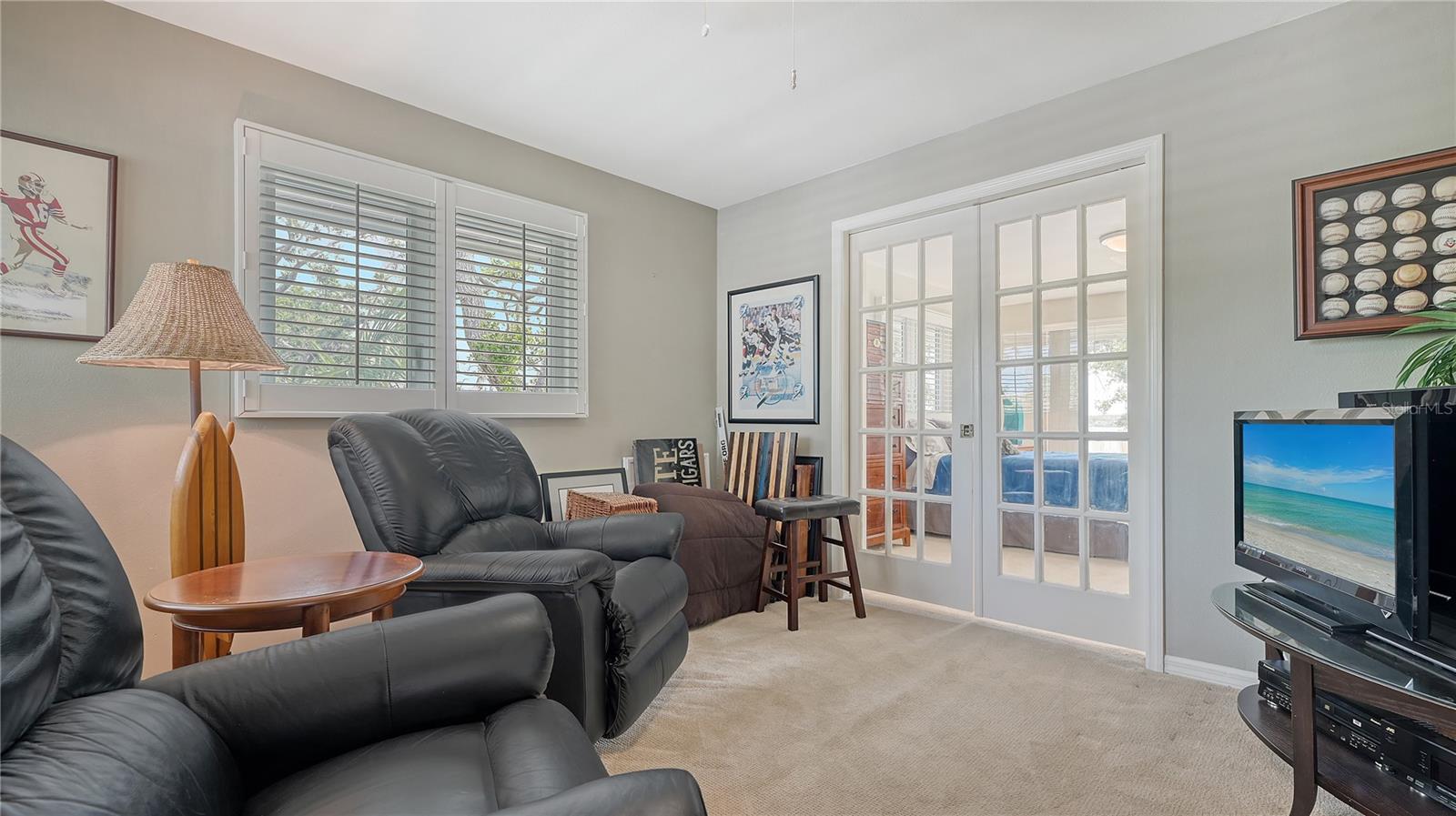 1042 N CASEY KEY RD, OSPREY, FL, 34229