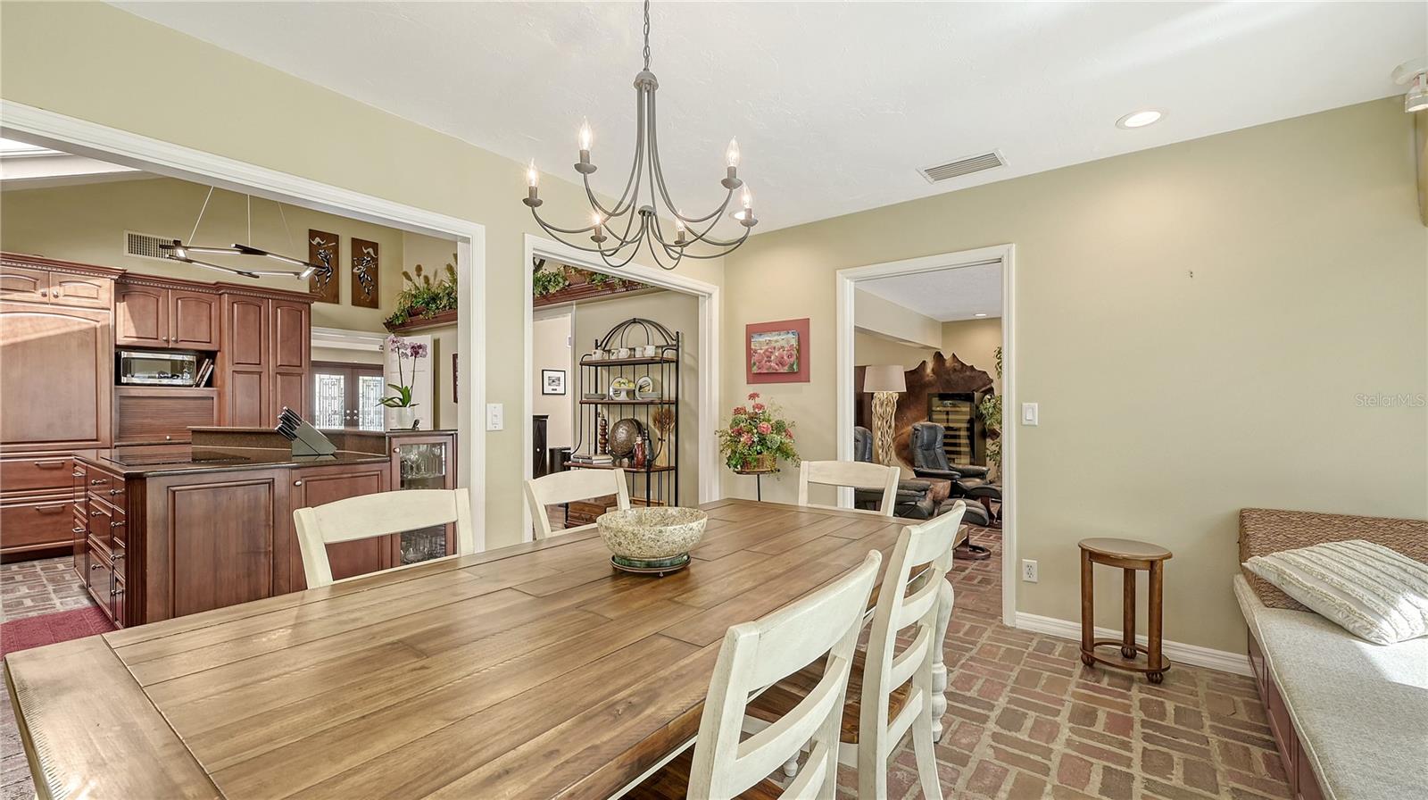 1042 N CASEY KEY RD, OSPREY, FL, 34229