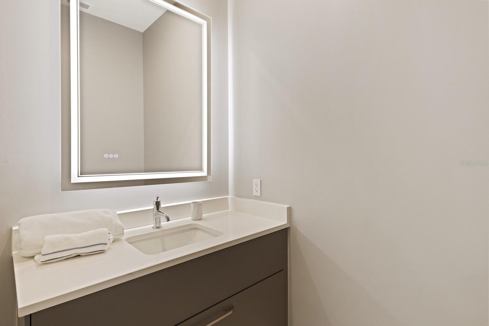 33 S PALM AVE #1001, SARASOTA, FL, 34236