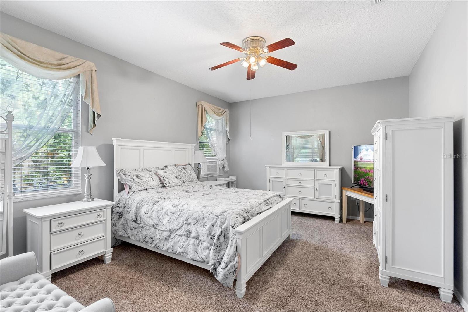 5647 BERWOOD DR, ORLANDO, FL, 32810