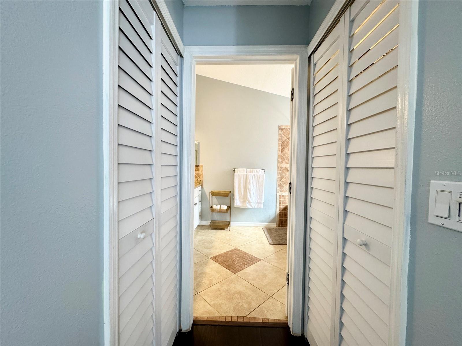 1813 LANDSIDE DR, VALRICO, FL, 33594