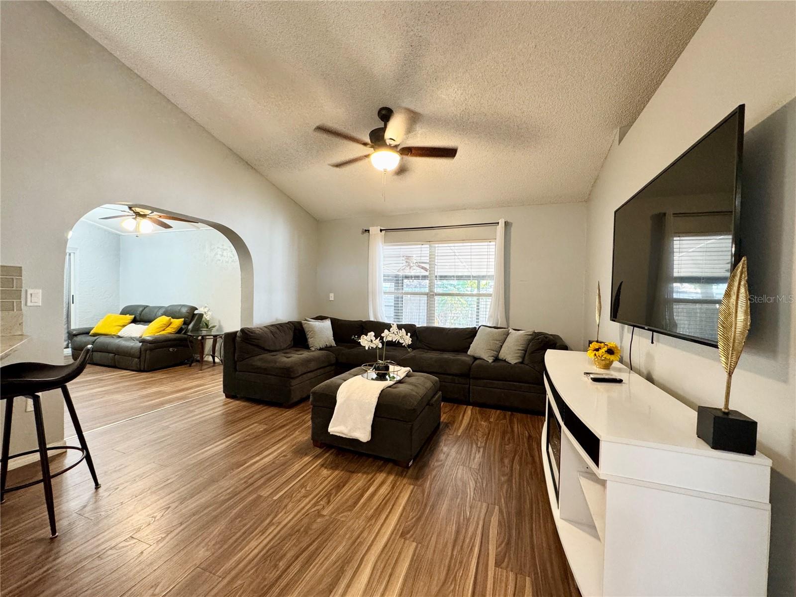 1813 LANDSIDE DR, VALRICO, FL, 33594