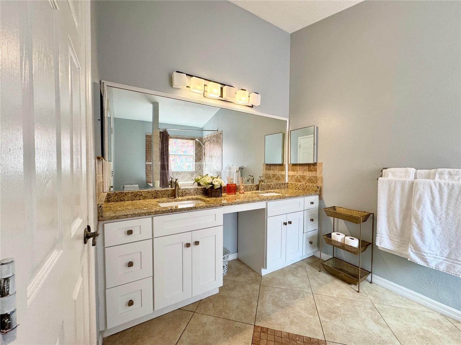 1813 LANDSIDE DR, VALRICO, FL, 33594