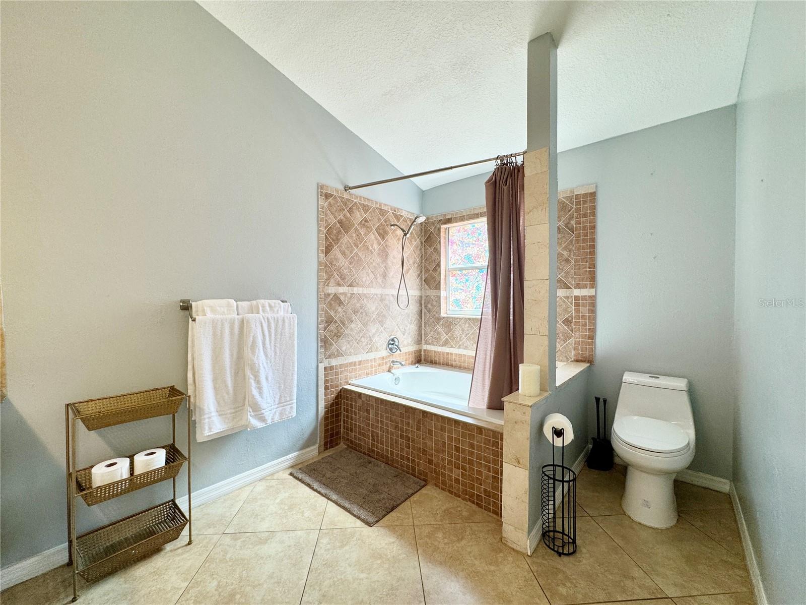 1813 LANDSIDE DR, VALRICO, FL, 33594