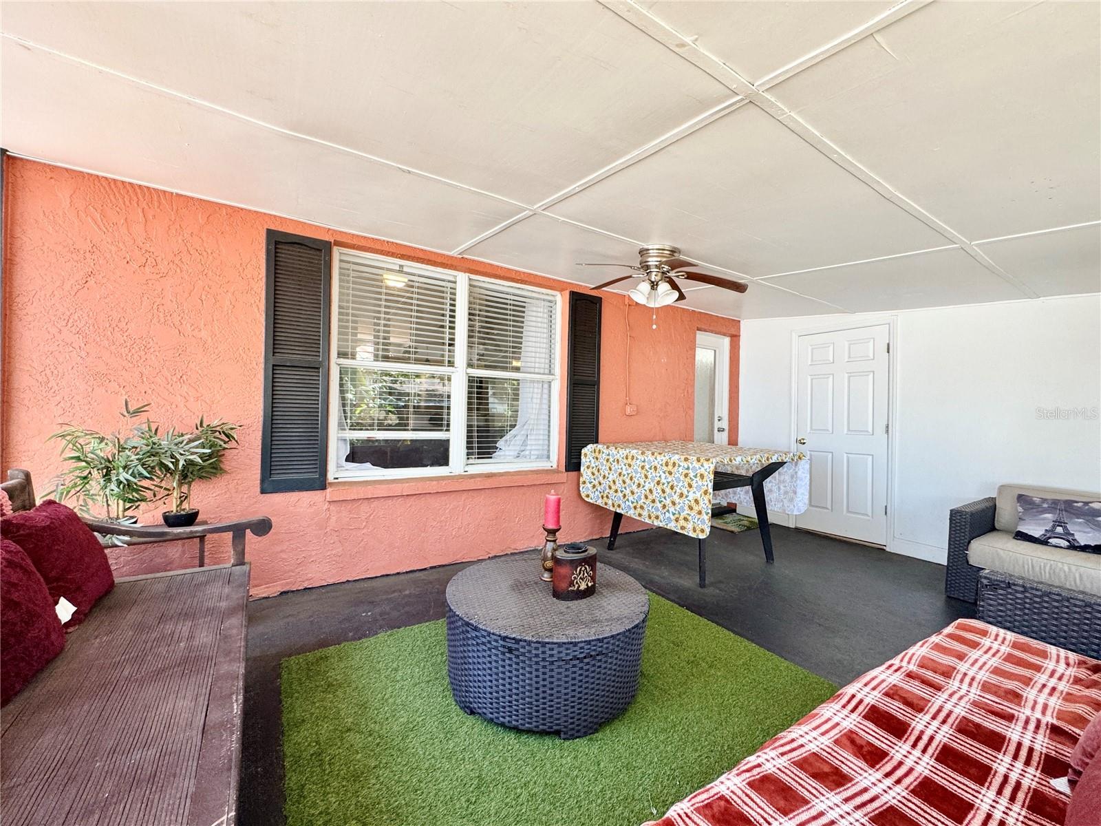 1813 LANDSIDE DR, VALRICO, FL, 33594