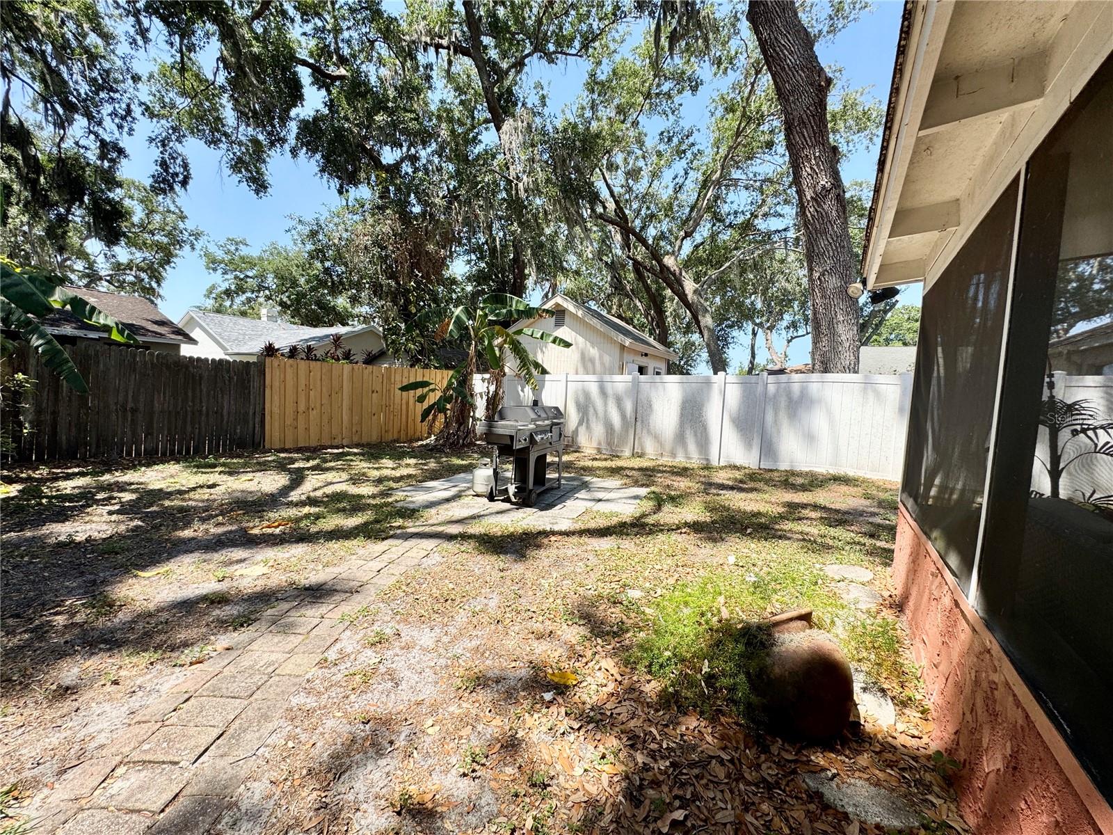 1813 LANDSIDE DR, VALRICO, FL, 33594