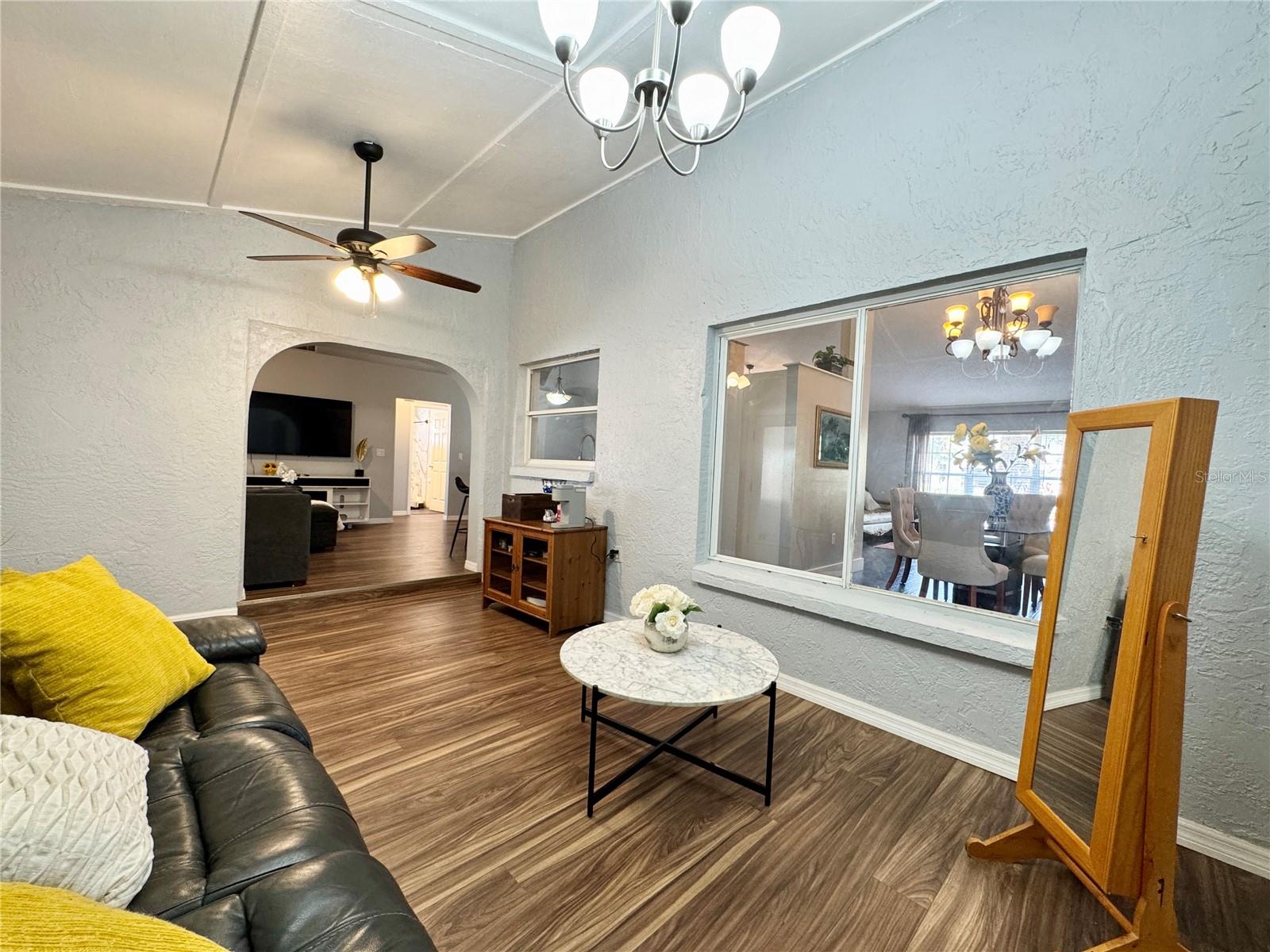 1813 LANDSIDE DR, VALRICO, FL, 33594