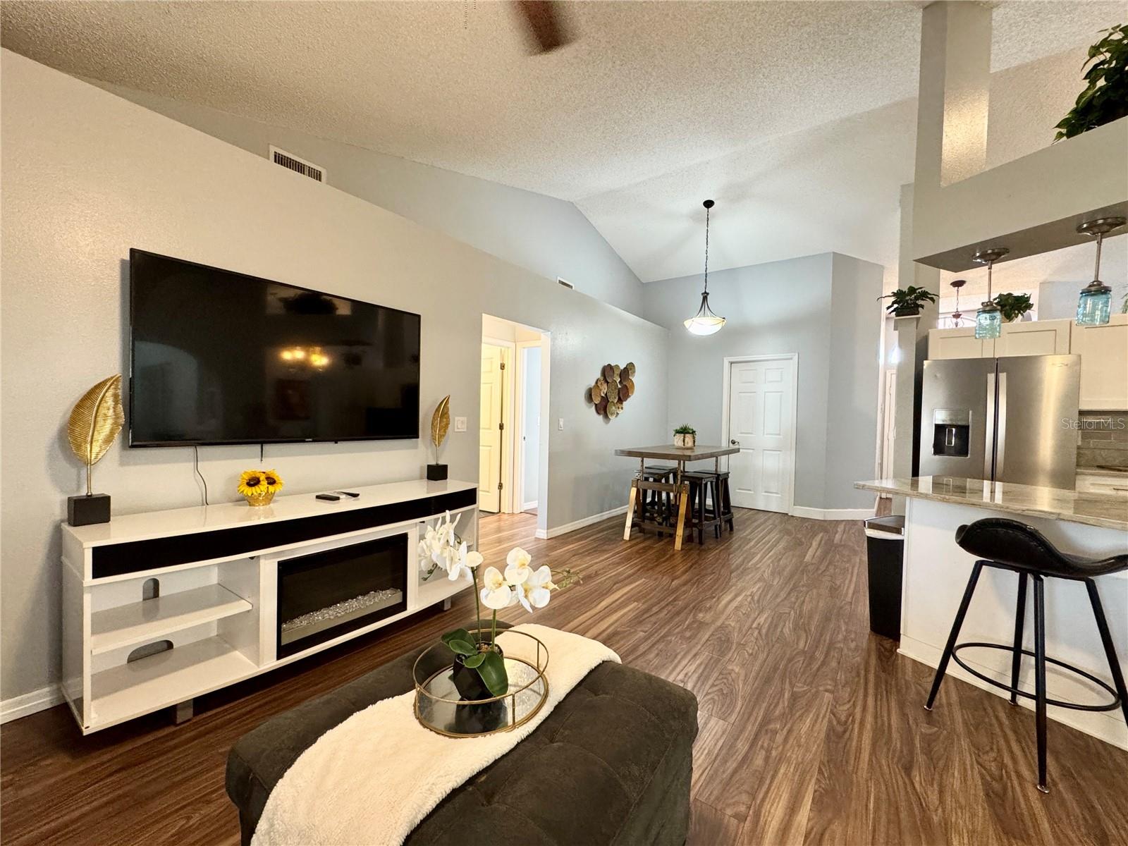 1813 LANDSIDE DR, VALRICO, FL, 33594