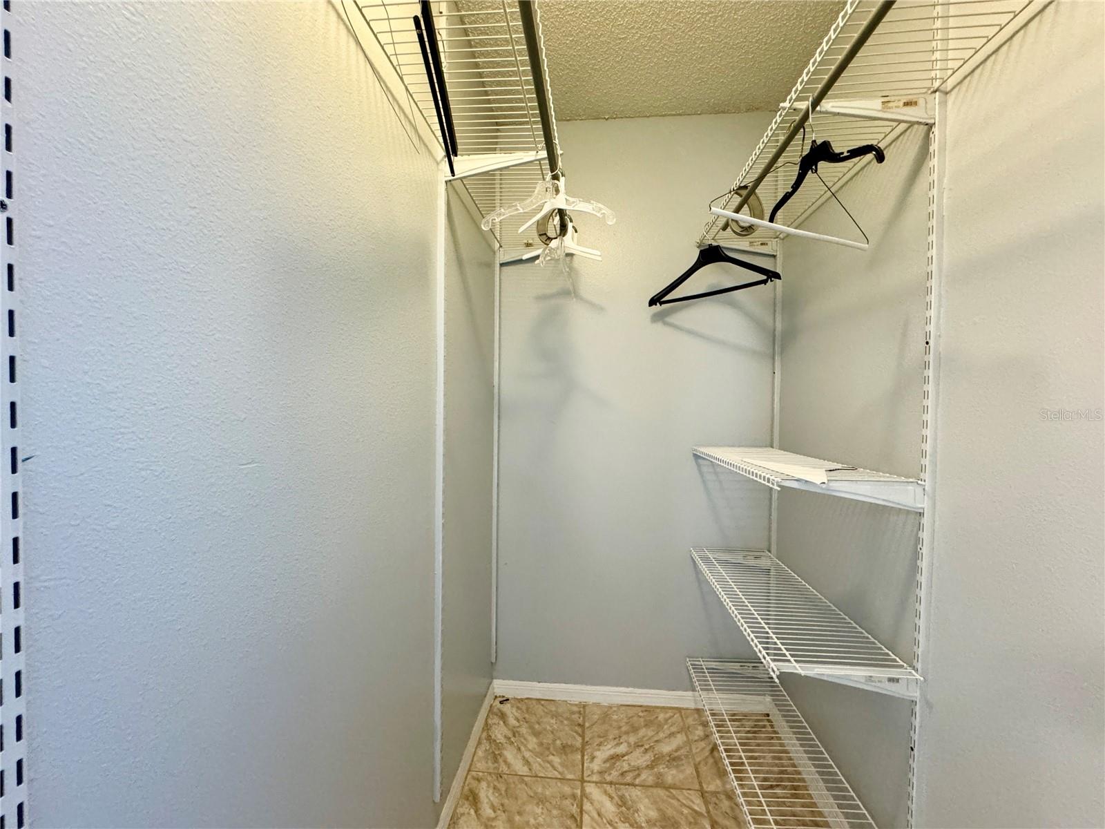 1813 LANDSIDE DR, VALRICO, FL, 33594