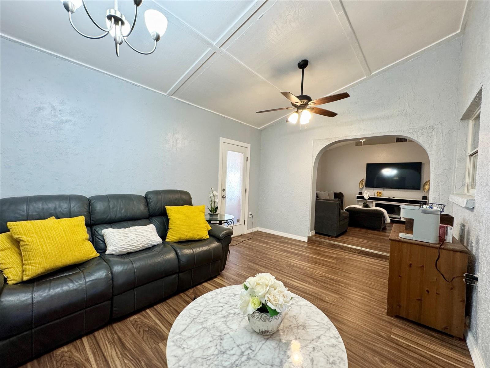 1813 LANDSIDE DR, VALRICO, FL, 33594