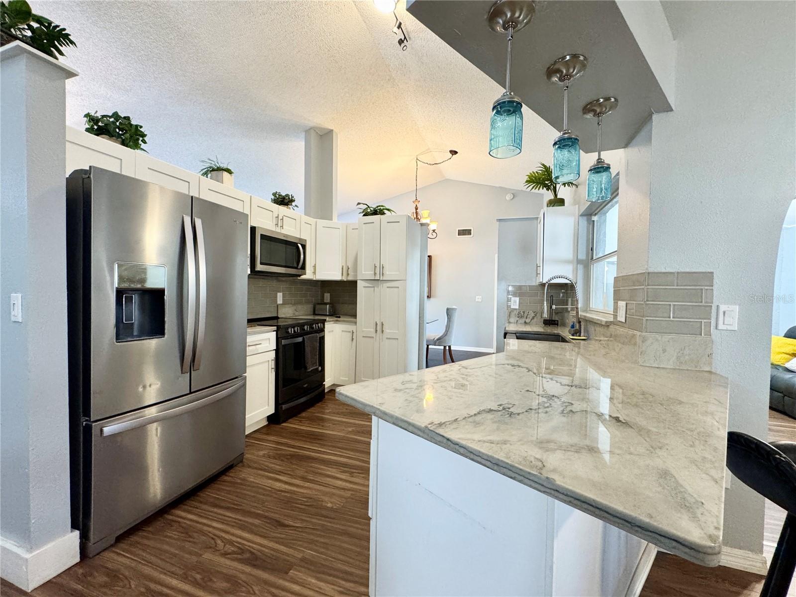 1813 LANDSIDE DR, VALRICO, FL, 33594