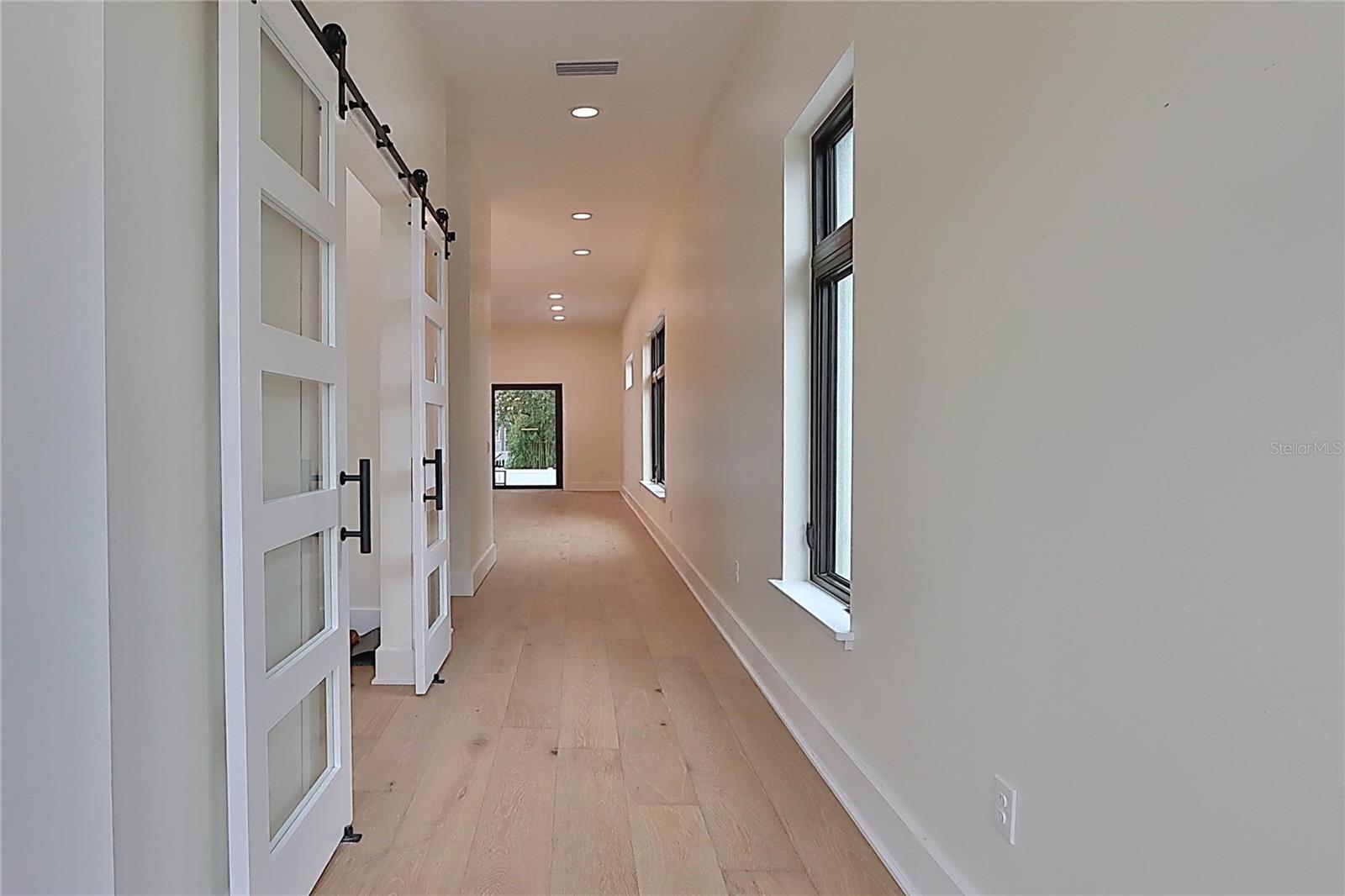 519 W DAVIS BLVD, TAMPA, FL, 33606