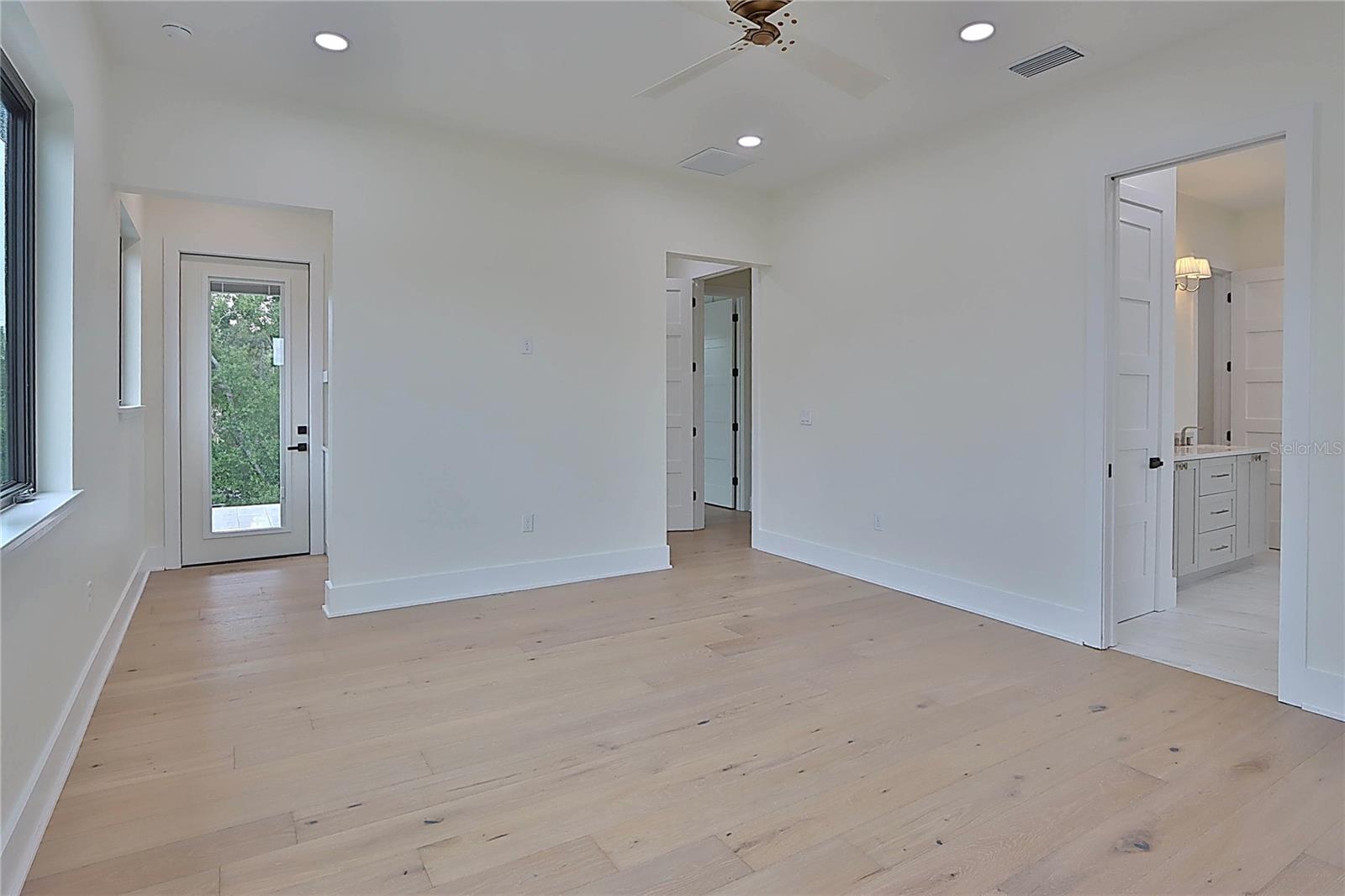 519 W DAVIS BLVD, TAMPA, FL, 33606