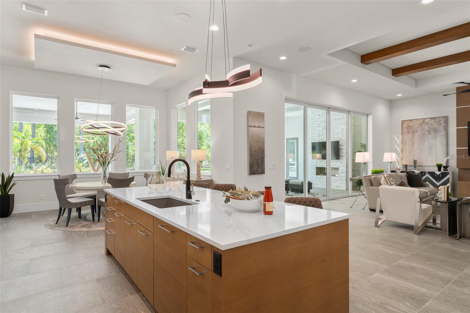 G5096247 Property Photo