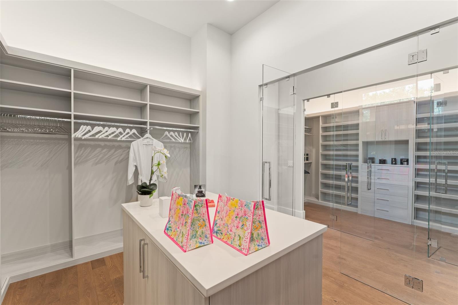 G5096247 Property Photo