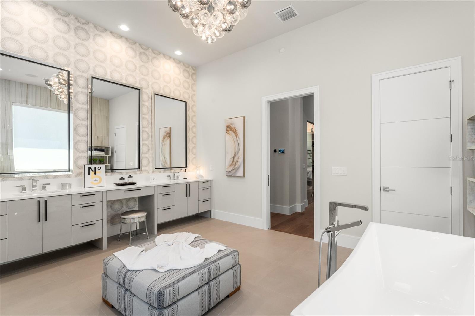 G5096247 Property Photo