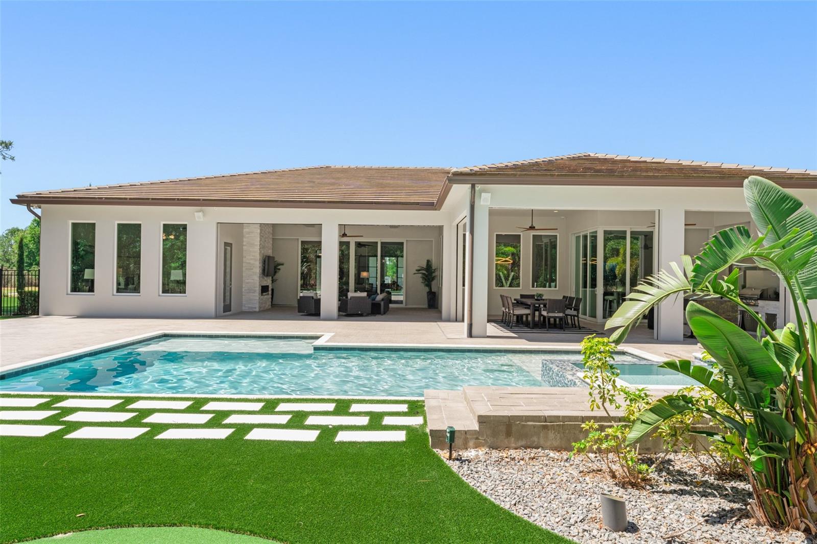 G5096247 Property Photo