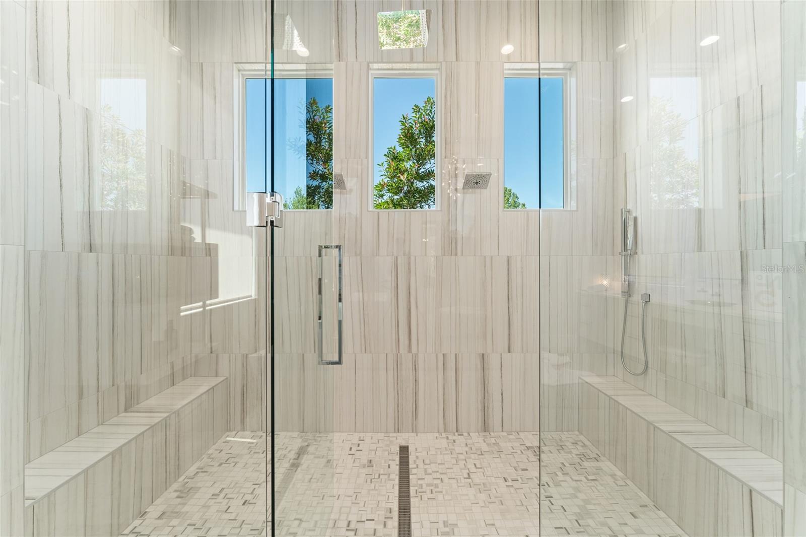 G5096247 Property Photo