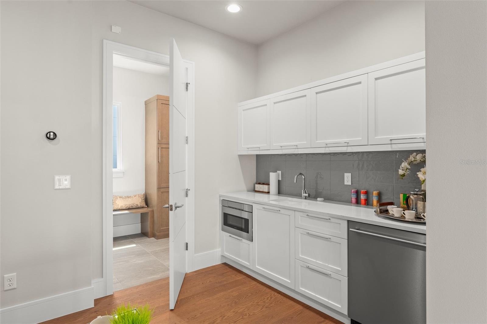 G5096247 Property Photo