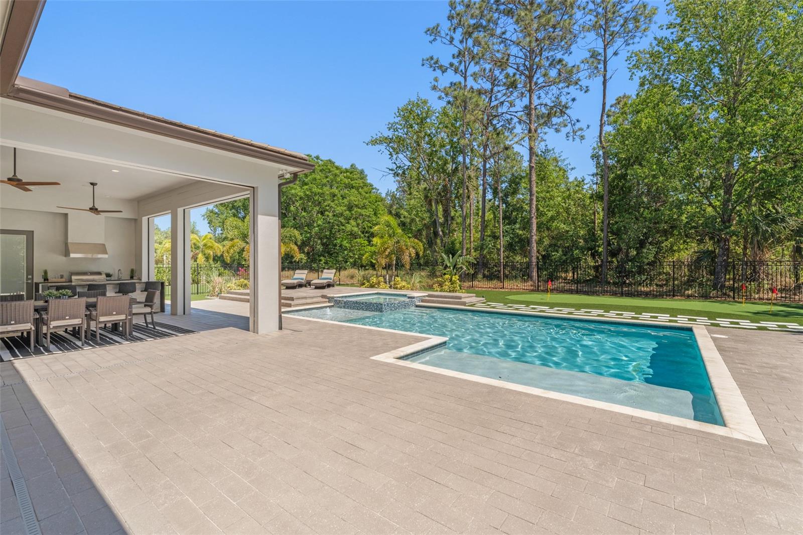 G5096247 Property Photo