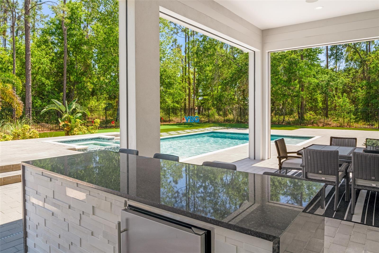 G5096247 Property Photo