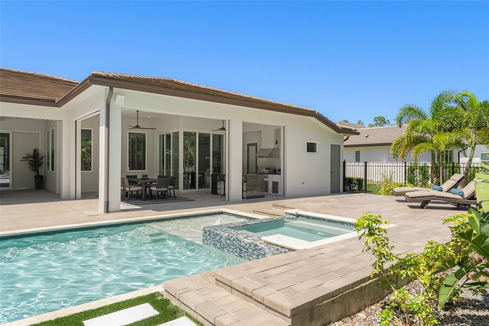 G5096247 Property Photo