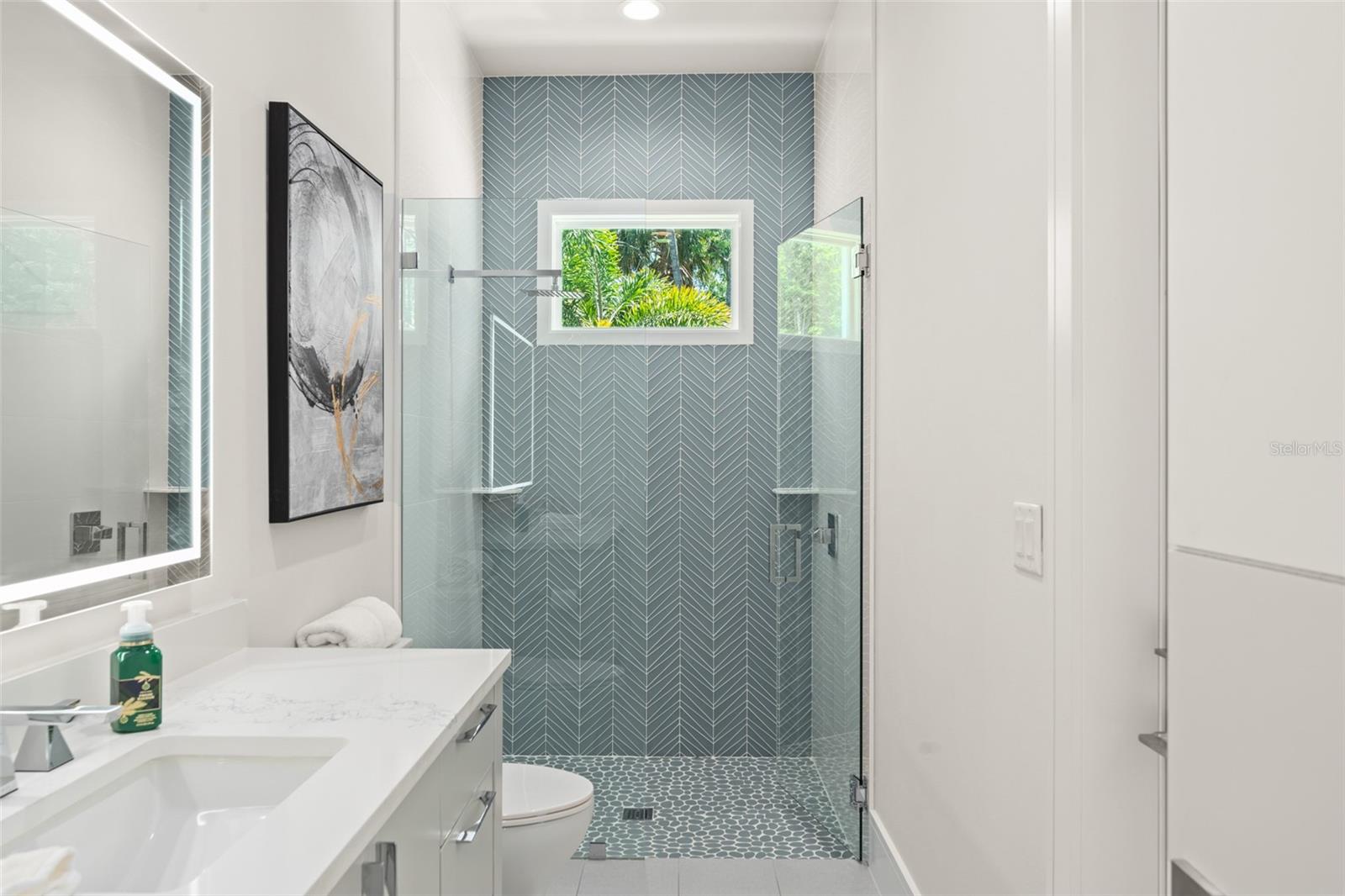 G5096247 Property Photo