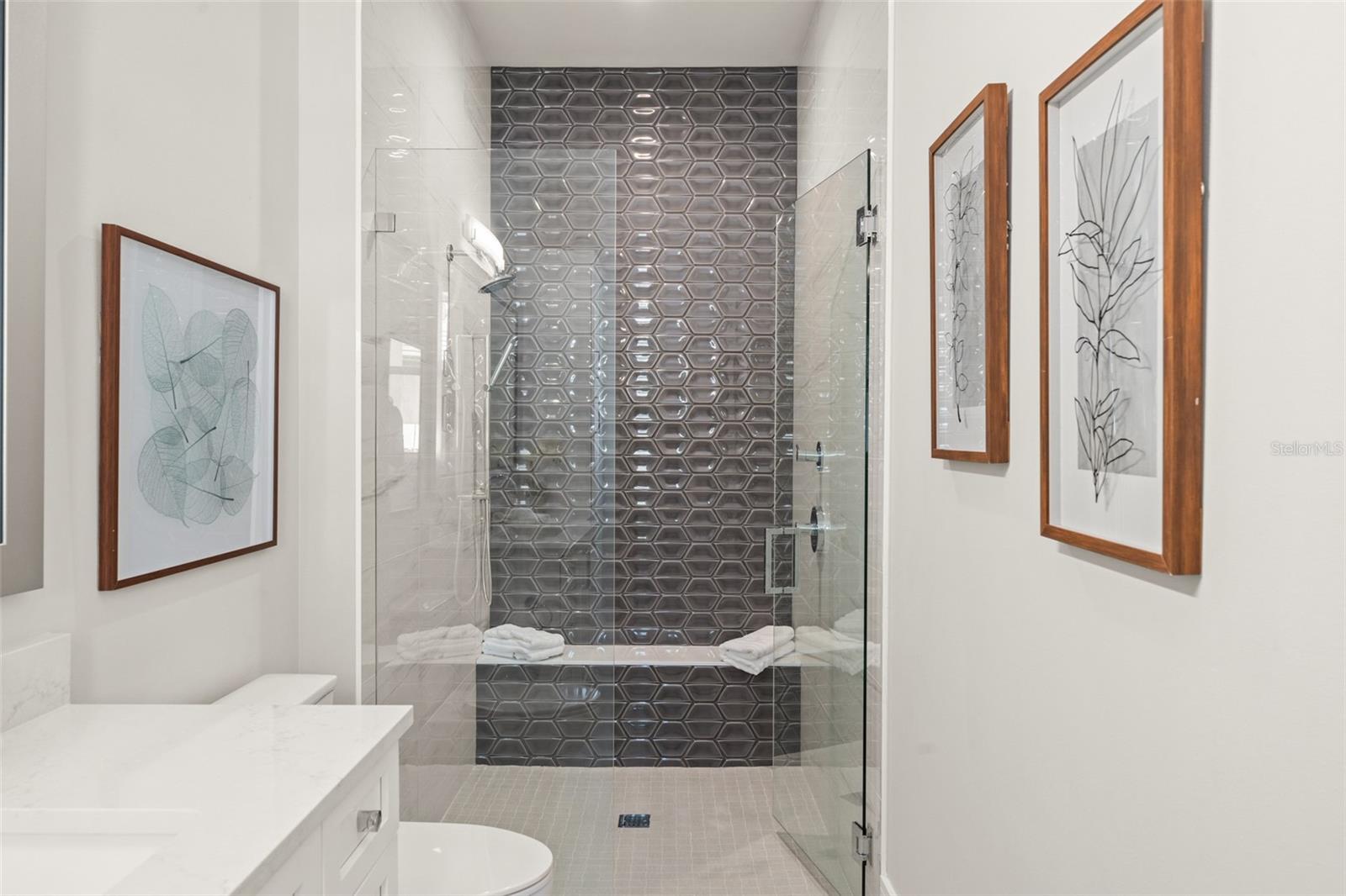 G5096247 Property Photo