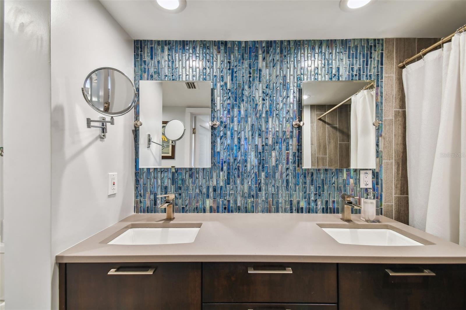 4141 BAYSHORE BLVD #402, TAMPA, FL, 33611