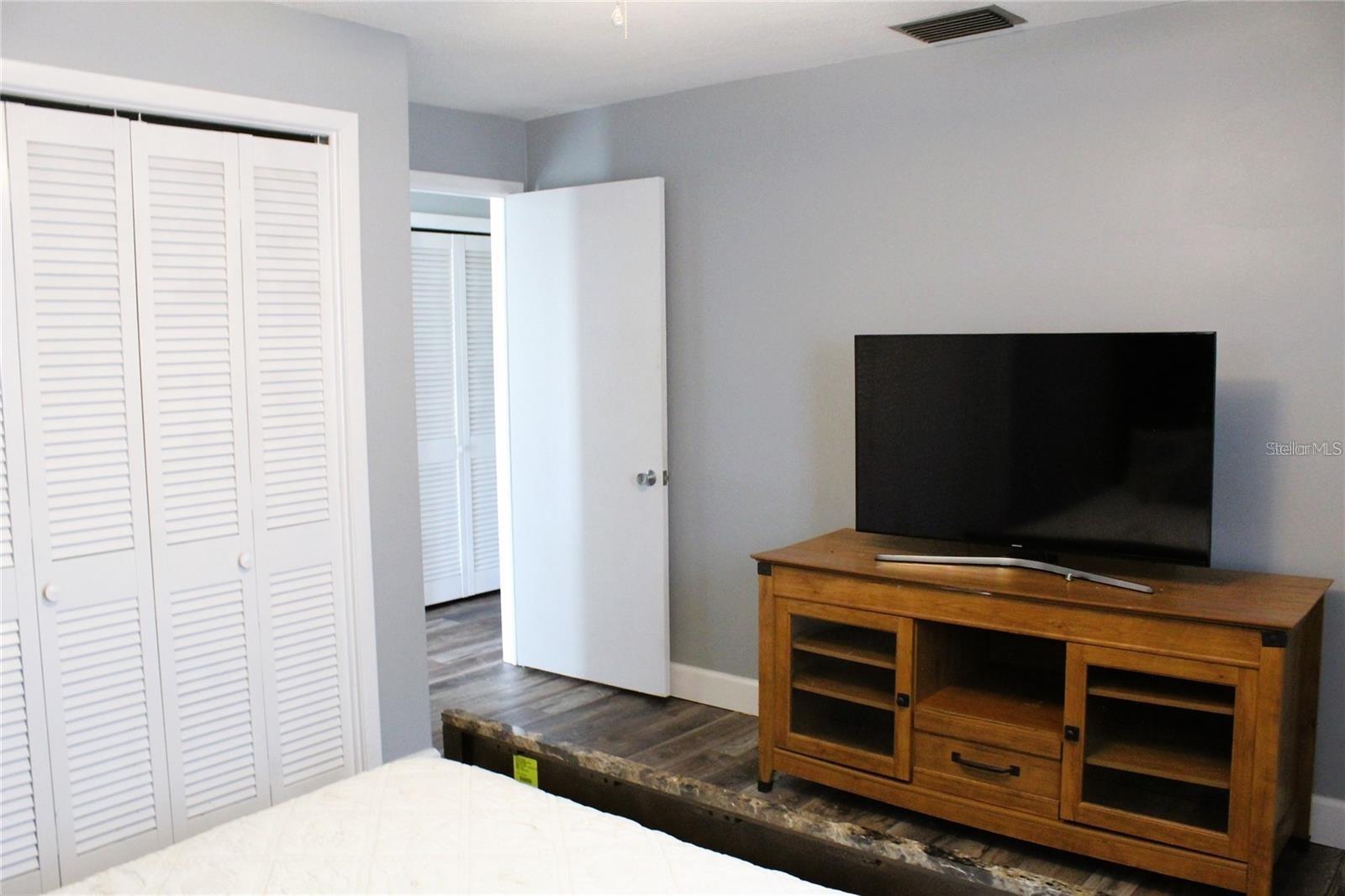 2561 BLACKWOOD CIR, CLEARWATER, FL, 33763