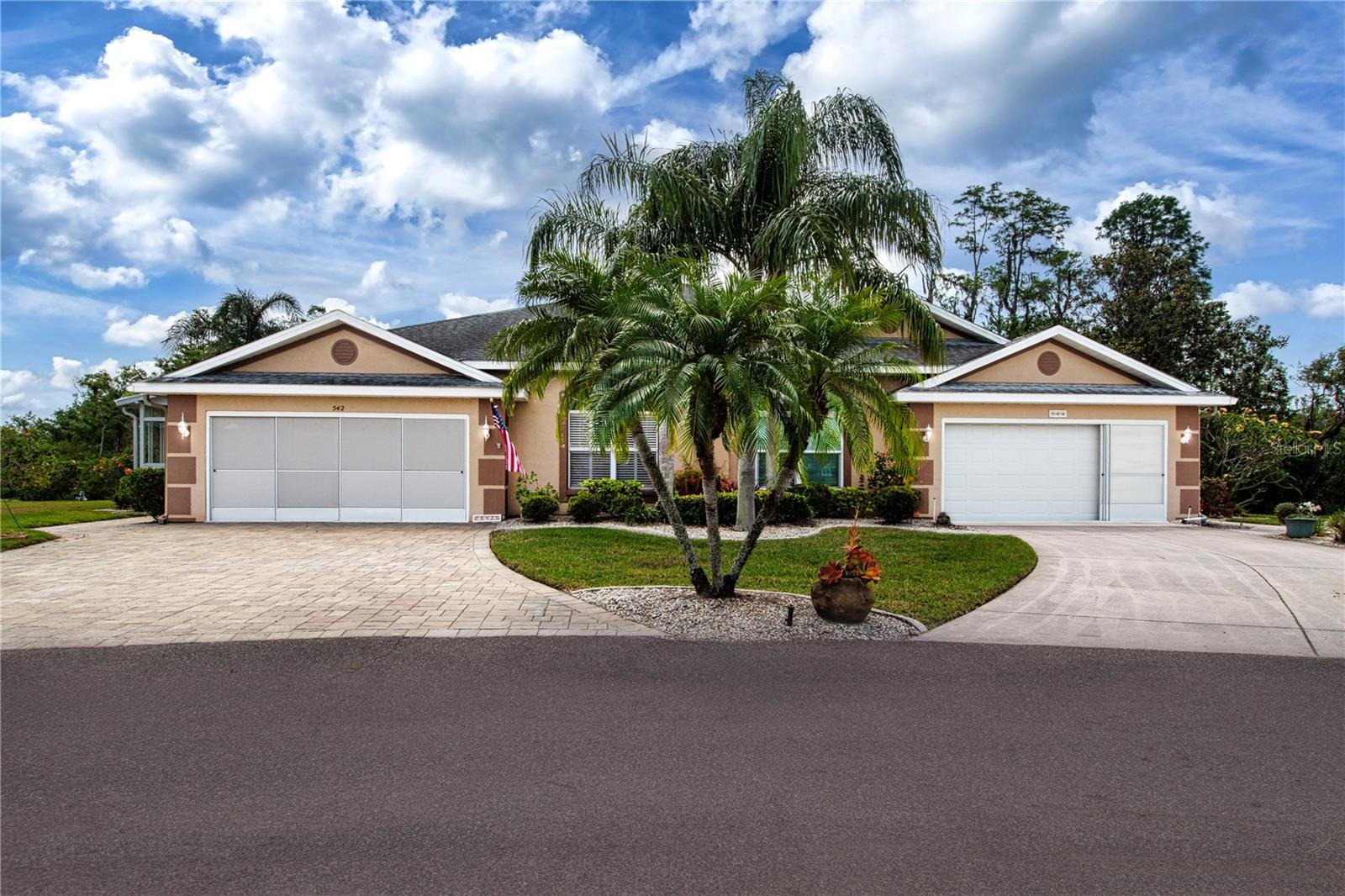 542 PRINCETON GREENS CT #21, SUN CITY CENTER, FL, 33573