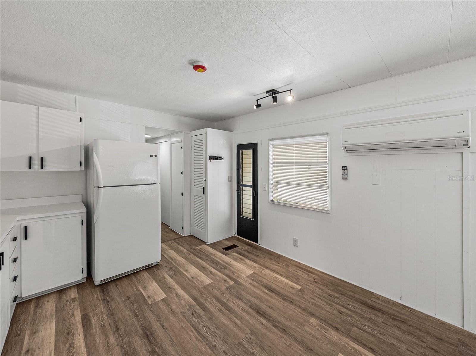 TB8378550 Property Photo