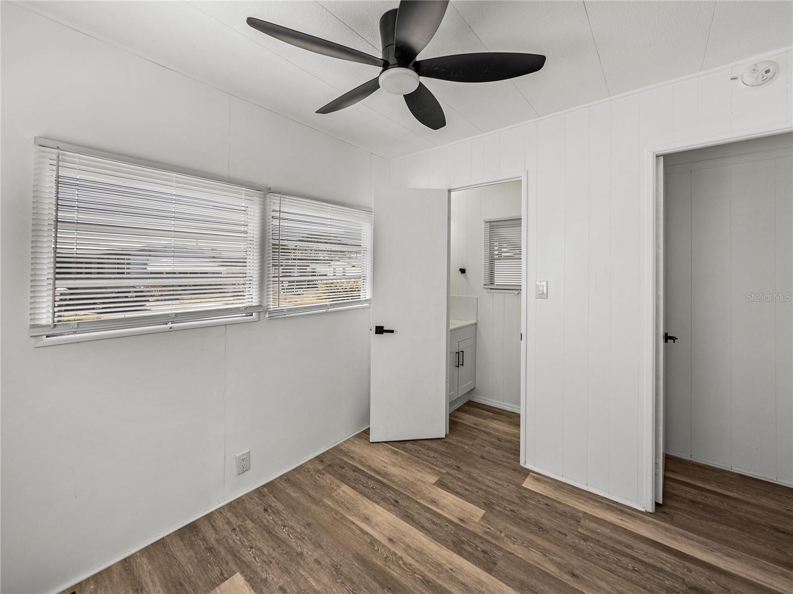 TB8378550 Property Photo