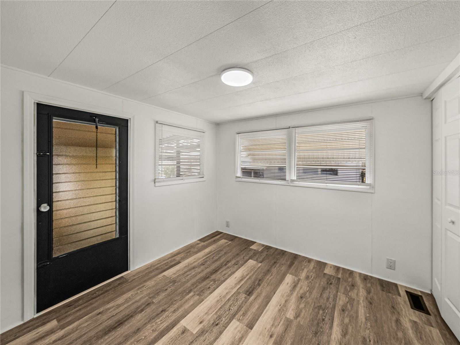 TB8378550 Property Photo